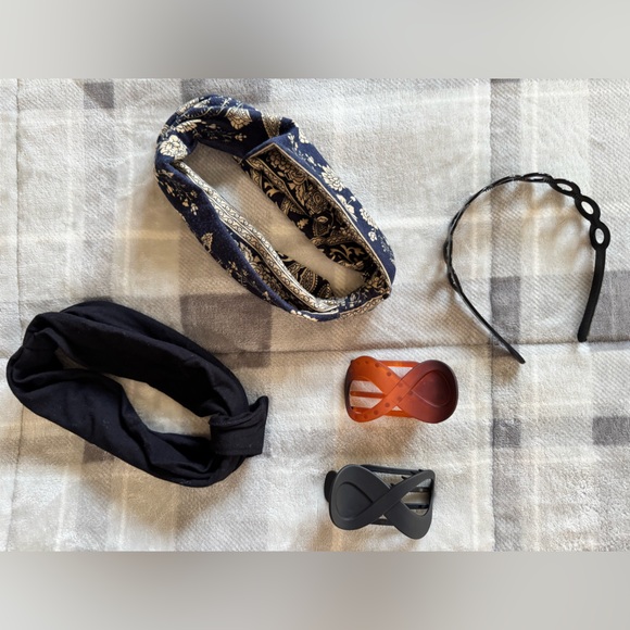 Hair Wraps and Other Hair Clips NWOT - Picture 3 of 4